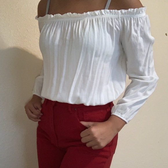 Brandy Melville white off the shoulder top - Picture 2 of 5
